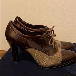 Metallic and plaid pumps